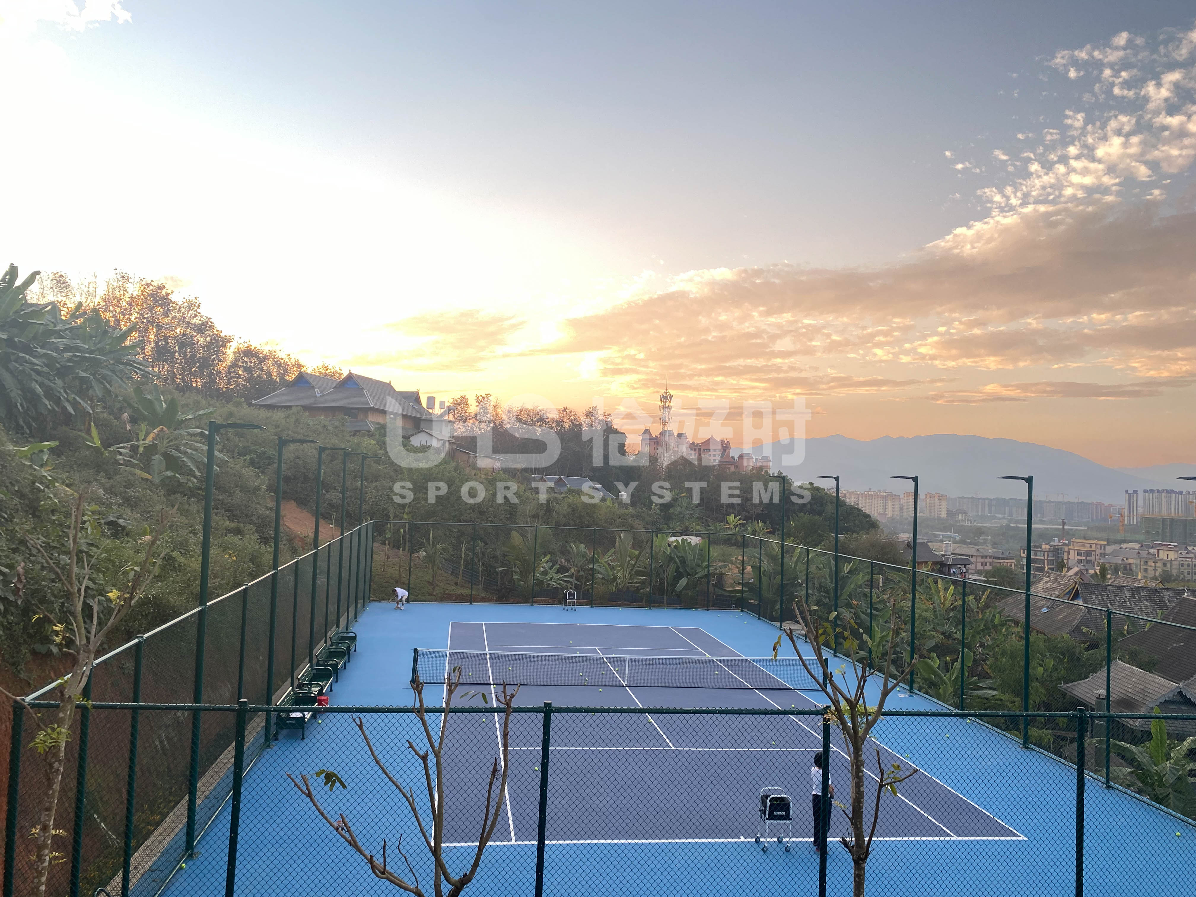 这座古寨，将网球魅力与傣族风景深度融合