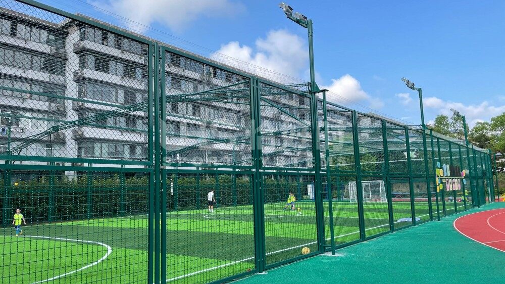 体育场围栏