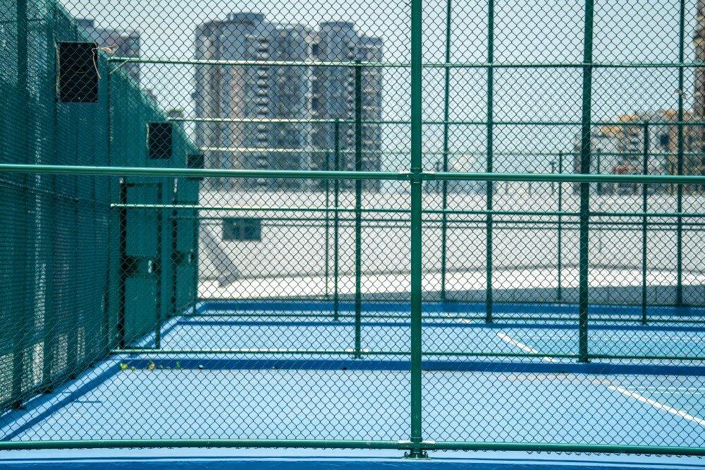 球场PE包塑围网